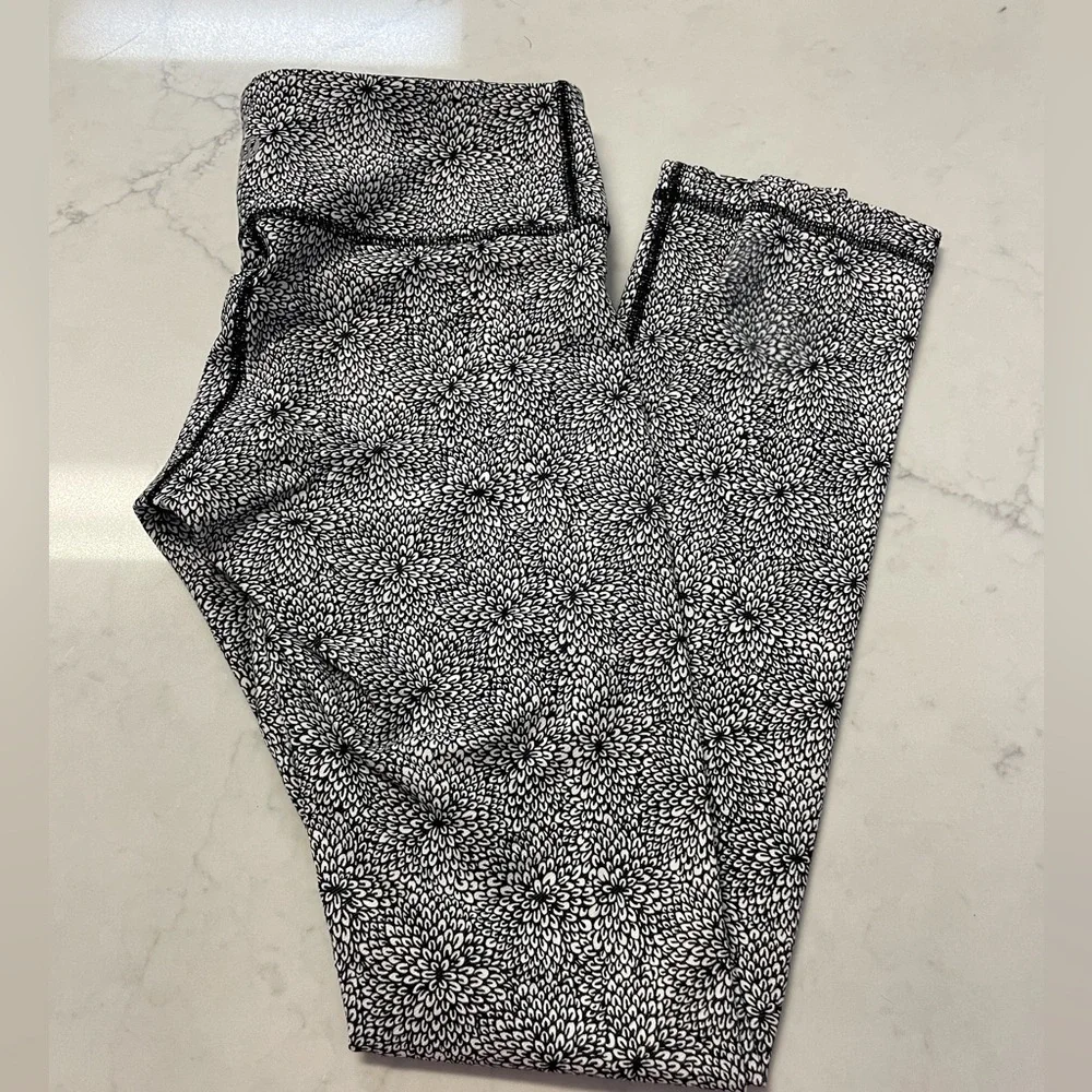 Lululemon Athletica Size 4